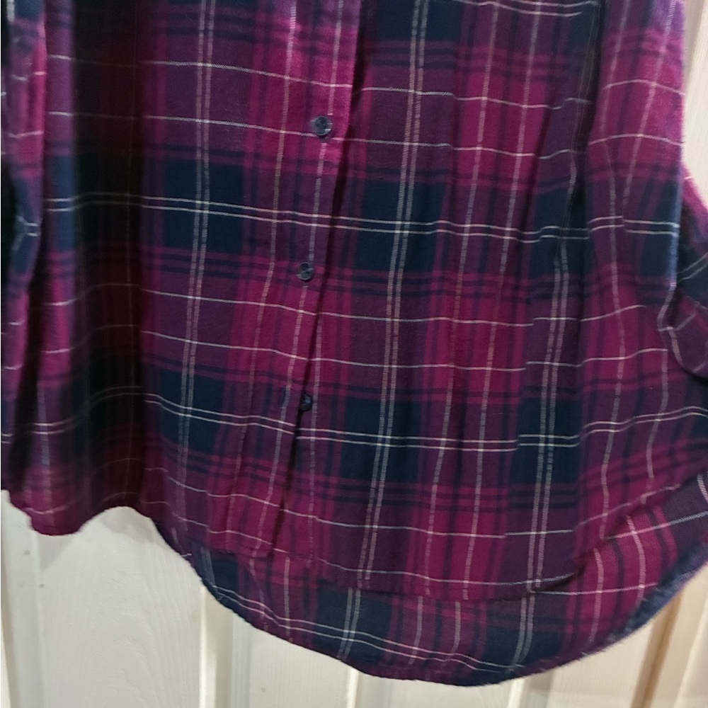 Women’s 2X Button Up Plaid Shirt - Picture 3 of 4